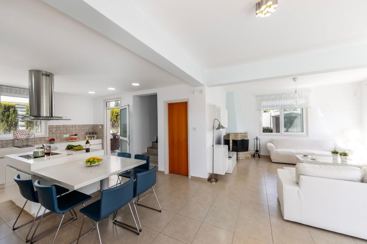Protaras Sunrise Zen Seafront Villa Dış mekan fotoğraf