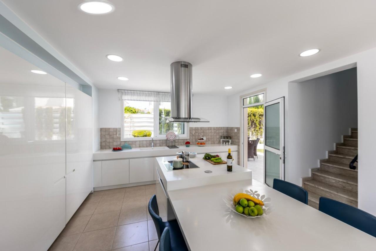 Protaras Sunrise Zen Seafront Villa Dış mekan fotoğraf